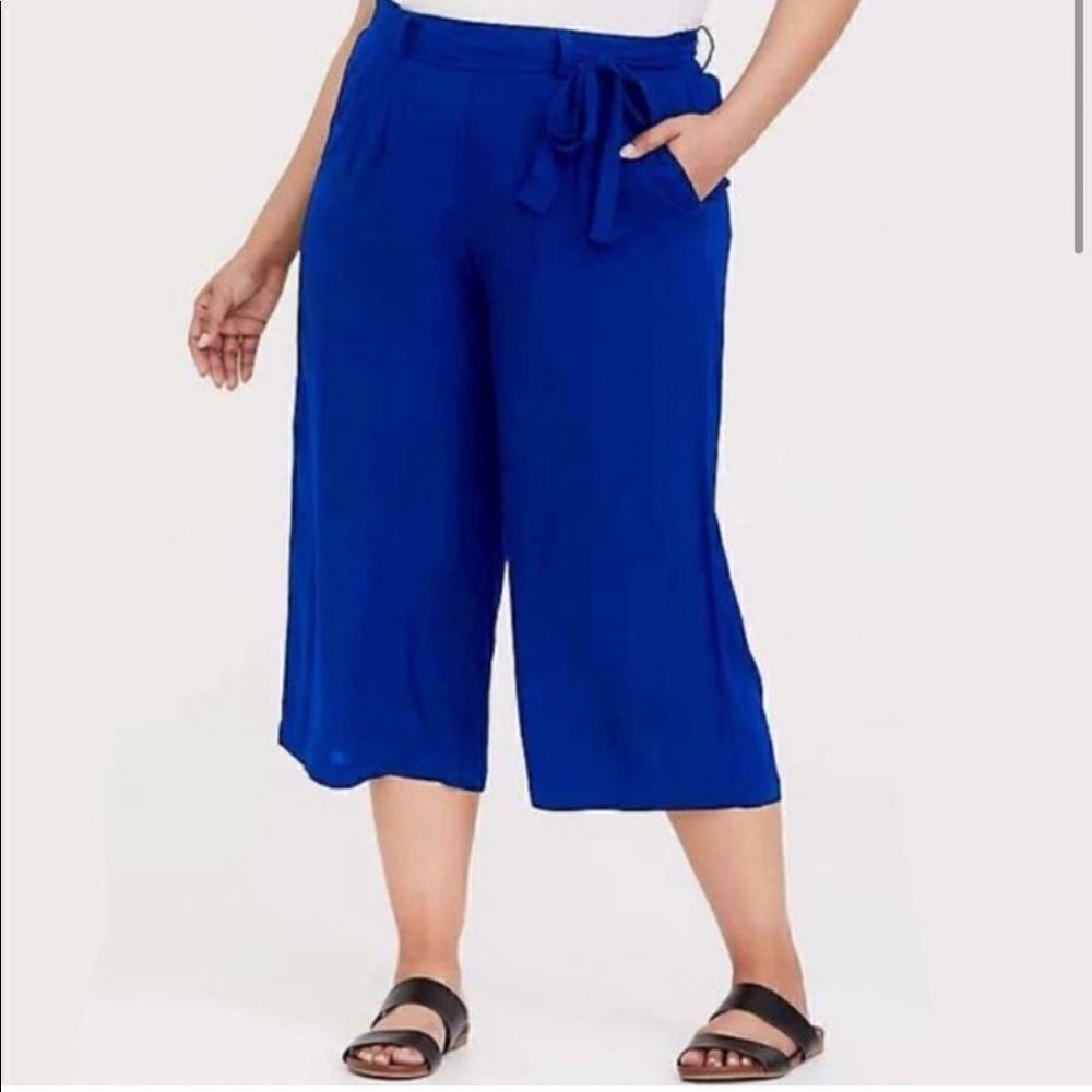Torrid Sapphire Blue Crinkled Tie Waist Culotte Capri Pants